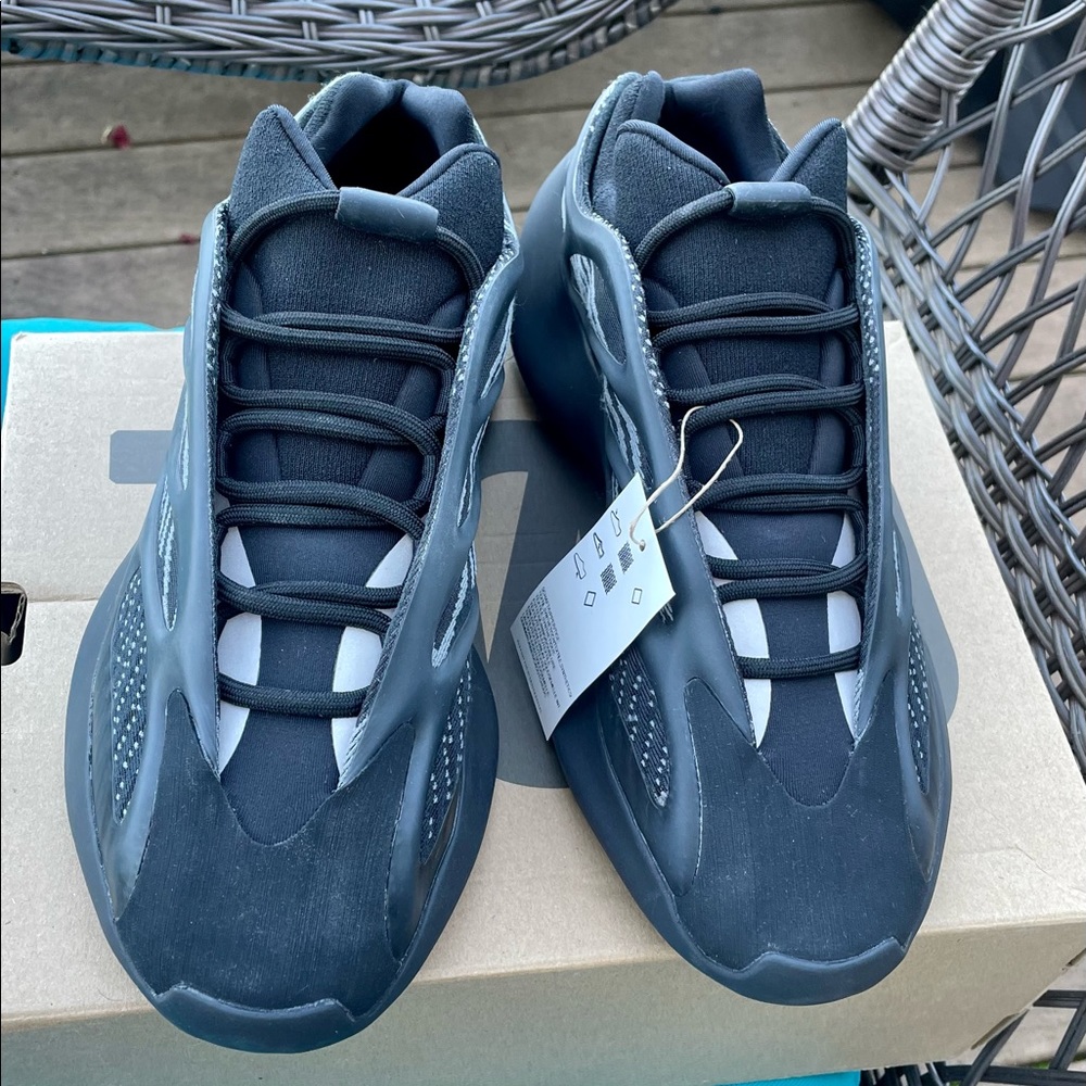 YeeY 700 v3